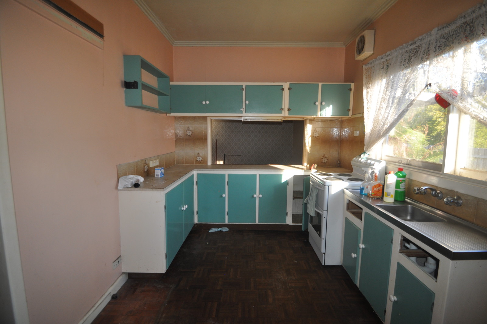 Kitchen 4