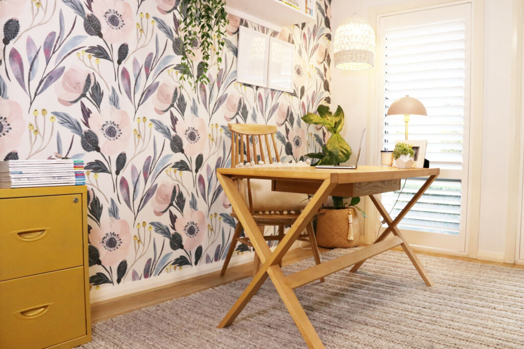 10 Pro Tips For Designing Your Creative Office Space - Naomi Findlay
